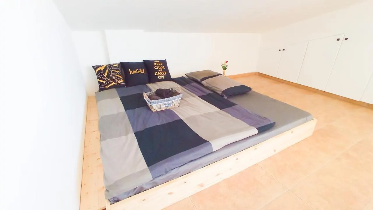 Luxury Private Rooms -Sea View, Netflix, Gym- 5 Min From Beach! - Private Room In Shared Apartment Larnaca