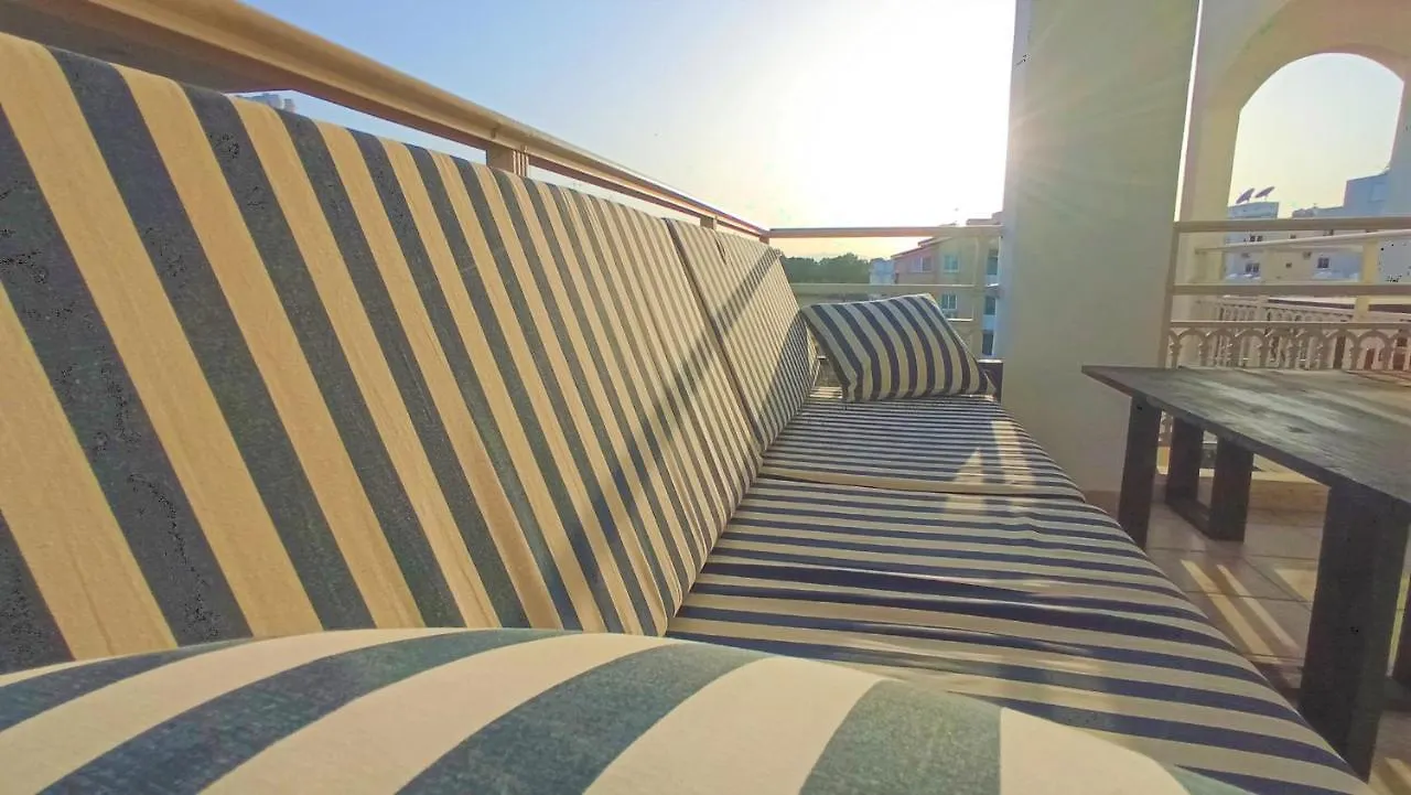 לרנקה Luxury Private Rooms -Sea View, Gym- 5 Min From Beach! - Private Room In Shared Apartment בית אירוח