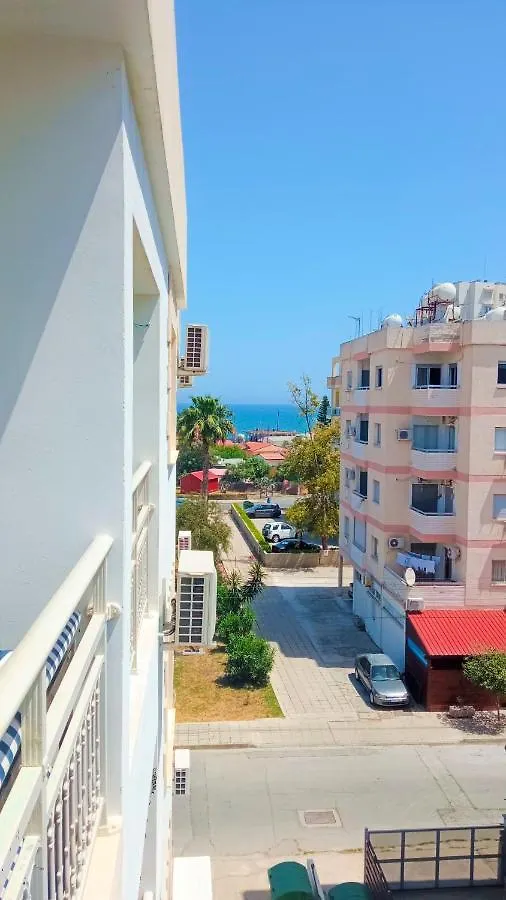 לרנקה Luxury Private Rooms -Sea View, Gym- 5 Min From Beach! - Private Room In Shared Apartment 0*,  קפריסין