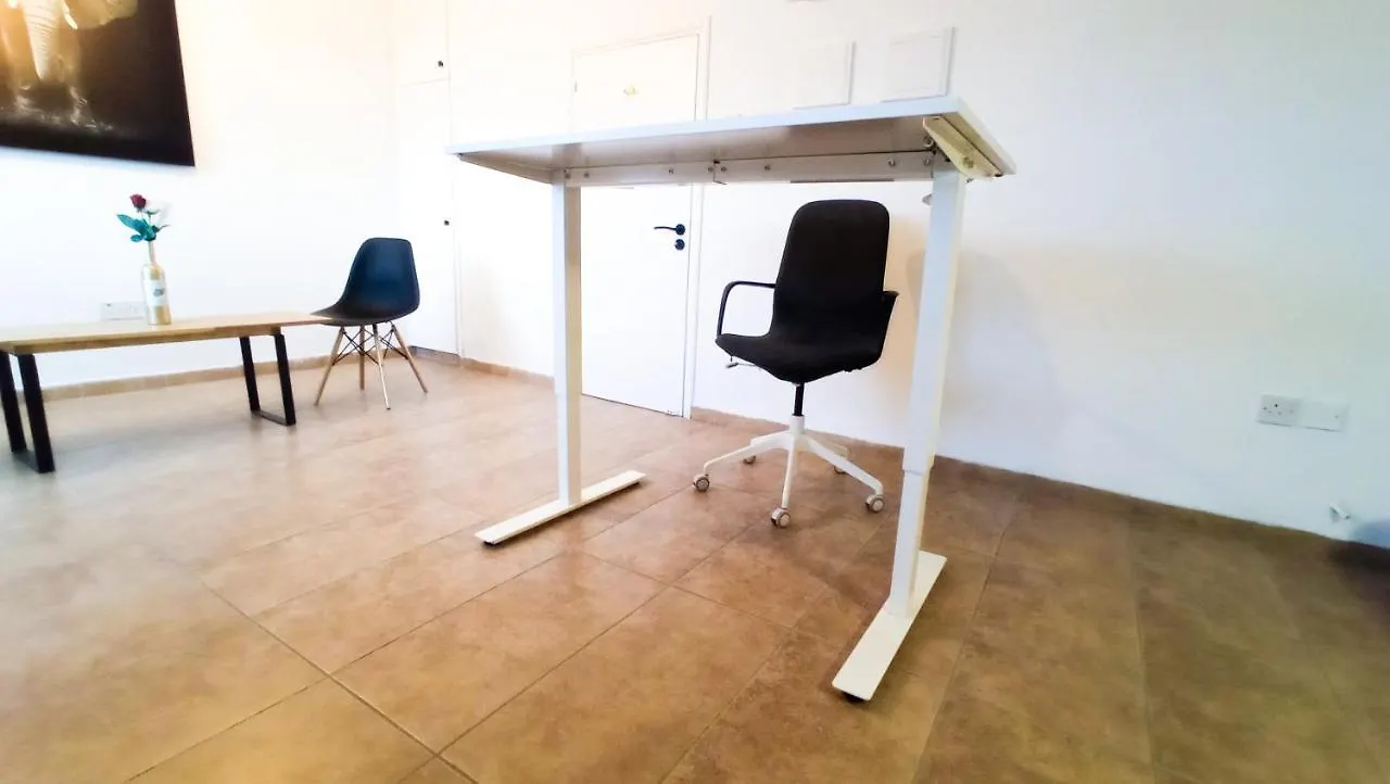 Luxury Private Rooms -Sea View, Gym- 5 Min From Beach! - Private Room In Shared Apartment Larnaca 0*,  Cypr